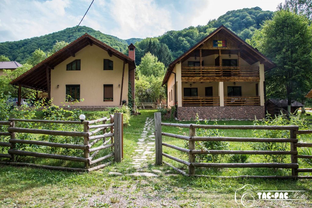 Cazare LUPUL DACIC în Ocolişu Mic, HUNEDOARA