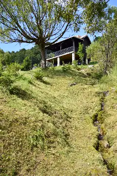 MĂGURA RUSTIC TINY HOUSE exterior