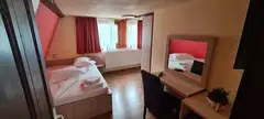 MAMA UŢA exterior