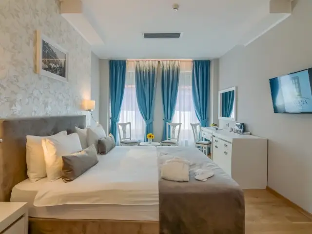 NEW ERA HOTEL BUCHAREST cameră DELUXE SUPERIOR  DOIBLE BED