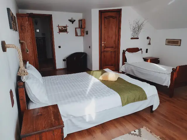 Nea Marin cameră Cameră triplă
