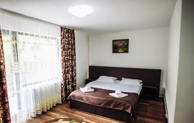 PERLA DÂMBOVICIOAREI cameră Camera dublă matrimonială