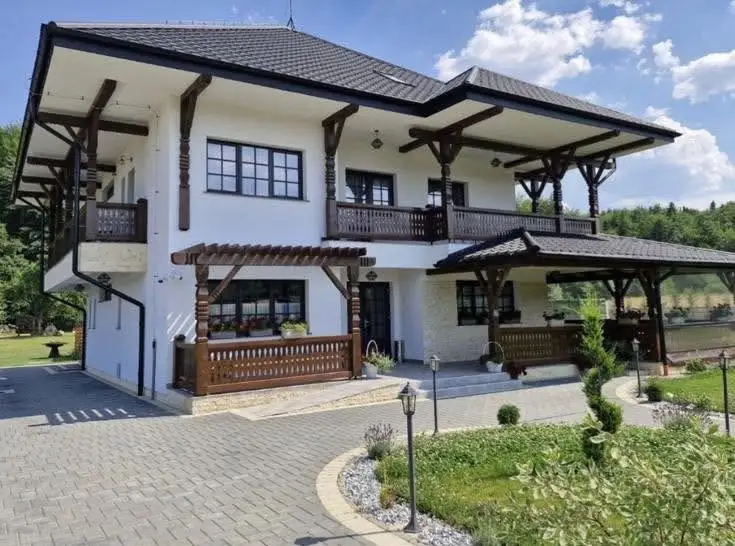 Cazare PENSIUNEA PIETROASA BUCOVINEI în Voitinel, Suceava - pietroasa-com-voitinel-sat-voitinel