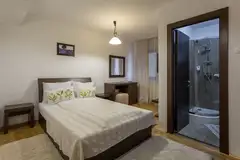 POIANA CETĂŢUII exterior