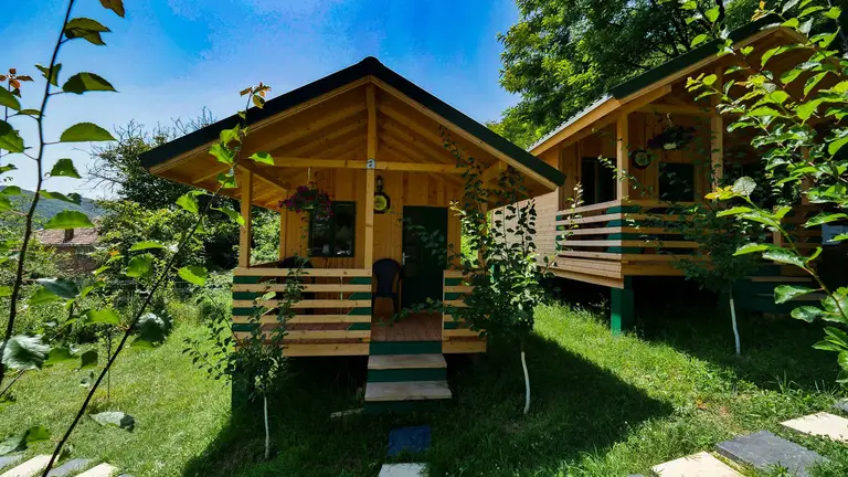 Cazare POIANA SOARELUI în Grăjdana, BUZĂU - poiana-soarelui-com-tisau-sat-grajdana