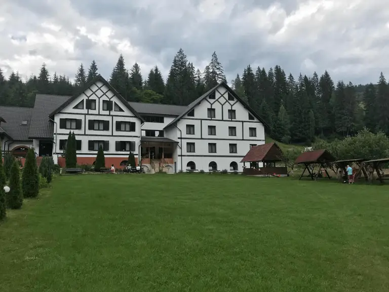 Cazare POIANA VERDE în Cioneşti, ALBA - poiana-verde-com-albac-sat-cionesti