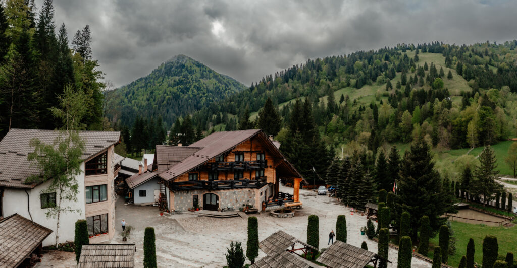 Cazare POPASUL VÂNĂTORULUI în Mădei, NEAMŢ