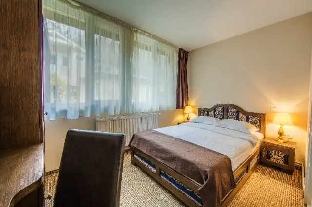 cameră Camere Duble Standard la RESIDENCE CENTRAL ANNAPOLIS în Braşov - imagine 32