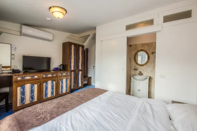 cameră Camere Duble Standard la RESIDENCE CENTRAL ANNAPOLIS în Braşov - imagine 30