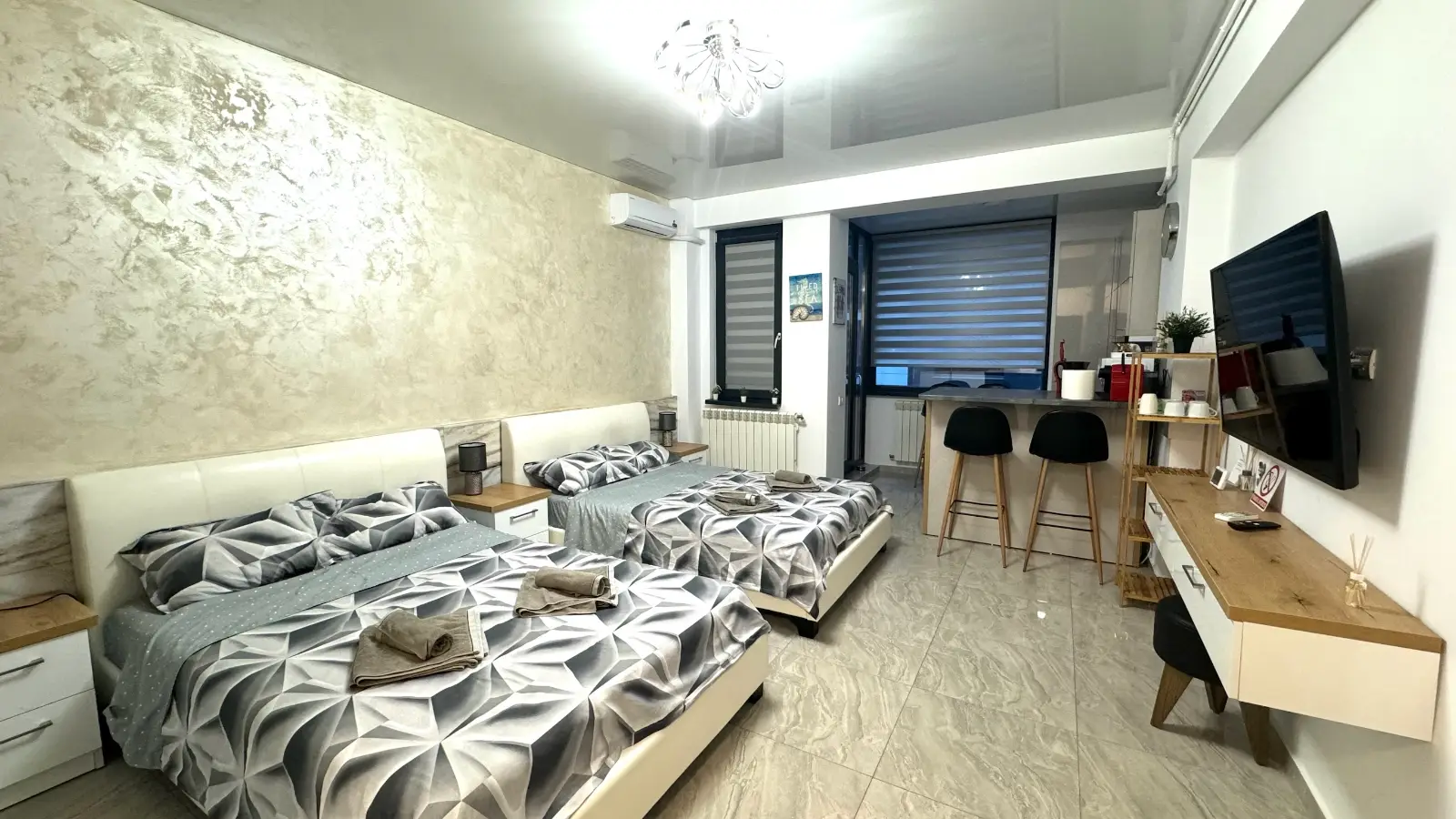 Cazare SEAVIEW DELUXE DOUBLE STUDIO-BEACHFRONT RESORT în Năvodari, Constanța