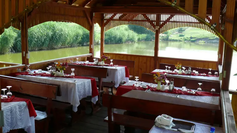 Cazare VALEA IAZURILOR GRAND în Belciugatele, CĂLĂRAŞI - valea-iazurilor-grand-com-belciugatele-sat-belciugatele