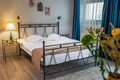 ZODIA CRAIULUI Caprice Room