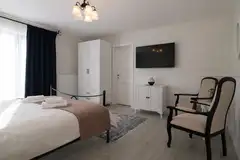 ZODIA CRAIULUI Maple Room