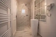 ZODIA CRAIULUI Marigold Room